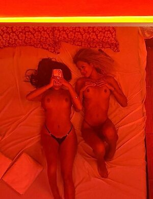 Sarah Duany leaked photo #5
