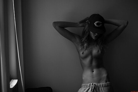 Sarah Dumont leaked photo #90