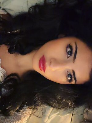 Sarah Hadjih leaked photos