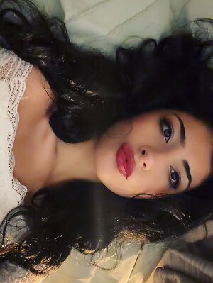 Sarah Hadjih leaked photos