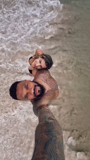 Sarah Harrison Nude Leaked Photo #23