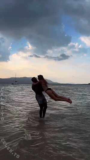 Sarah Harrison Nude Leaked Photo #24