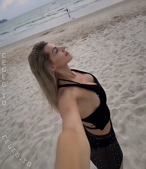 Sarah Harrison Nude Leaked Photo #39