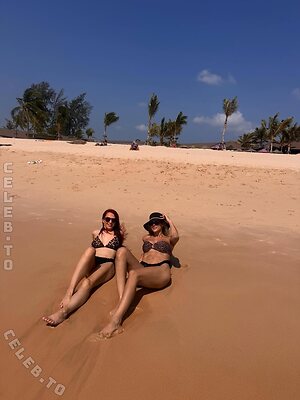 Sarah Harrison Nude Leaked Photo #49