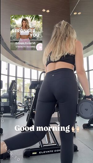 Sarah Harrison leaked photo #88