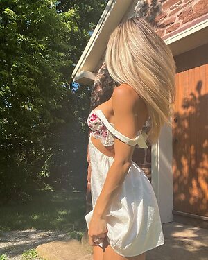 Sarah Houchens leaked photo #31