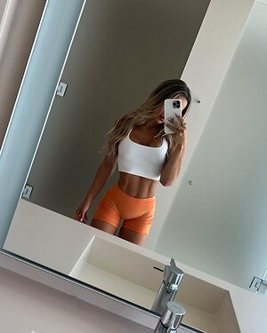 Sarah Houchens leaked photo #87
