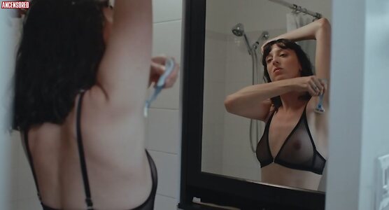 Sarah-maude Beauchesne leaked photo #5