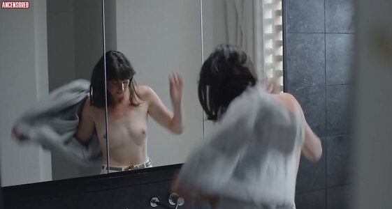 Sarah-maude Beauchesne leaked photo #28