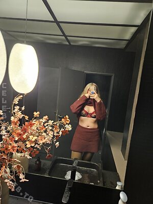 Sarah Milkowski Nude Leaked Photo #24