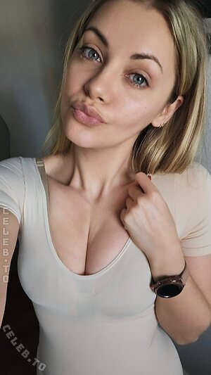 Sarah Milkowski Nude Leaked Photo #37