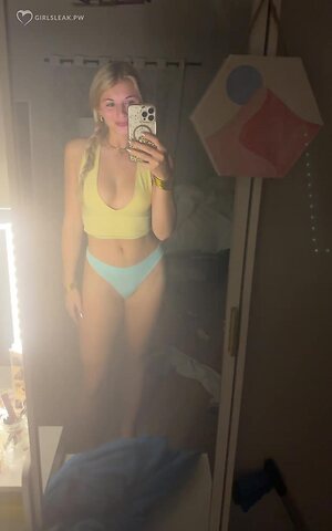 Sarah Owens leaked photo #20