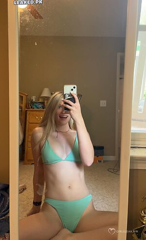 Sarah Owens leaked photo #27