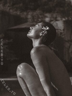 Sarah Posch Nude Leaked Photo #7