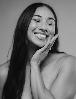 sarah-Schwarz leaked photo #79