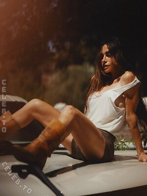 Sarah Shahi Nude Leaked Photo #15