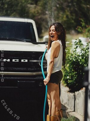 Sarah Shahi Nude Leaked Photo #16