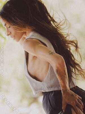 Sarah Shahi Nude Leaked Photo #27
