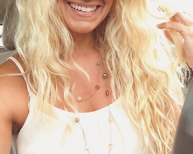 Sarah Valentine leaked photo #33