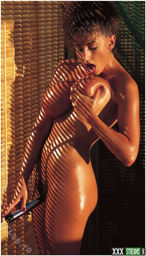 Sarah Young Nude Leaked Photo #95