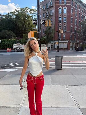 Sarahfuckingsnyder leaked photo #21