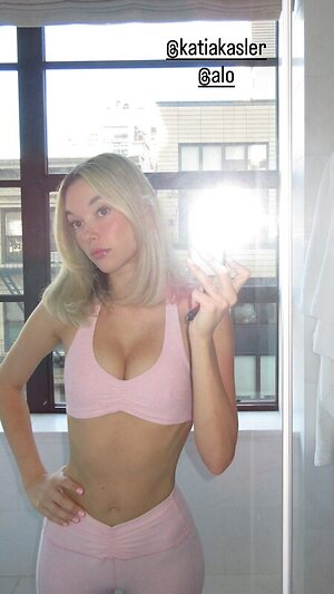 Sarahfuckingsnyder leaked photo #40