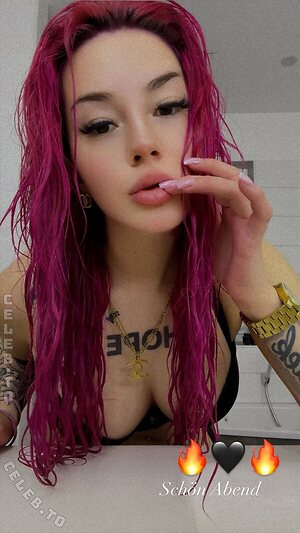 Sarahmelek Nude Leaked Photo #10