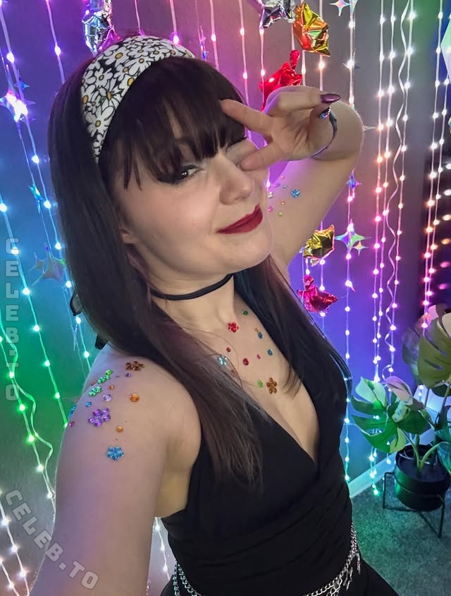 Sarahstrange photo