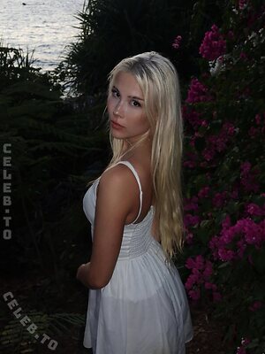 Sarahtoninx9_ Nude Leaked Photo #17