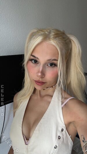 Sarahtoninx9_ Nude Leaked Photo #32