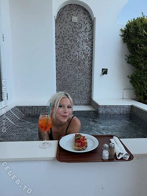 Sarahtoninx9_ photo