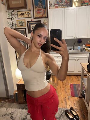 Sarina leaked photo #40