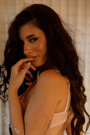 saryyc Nude Leaked Photo #17
