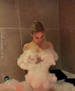 Sasette Nude Leaked Photo #24