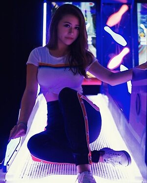 Sasha Emiri leaked photo #9