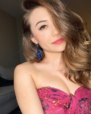Sasha Emiri leaked photo #13