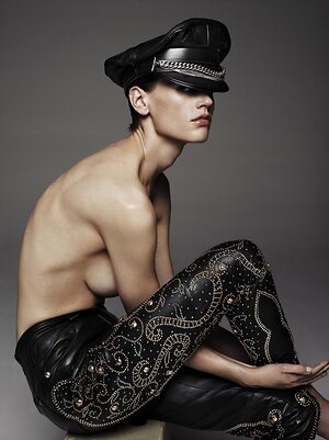 Saskia De Brauw leaked photo #5