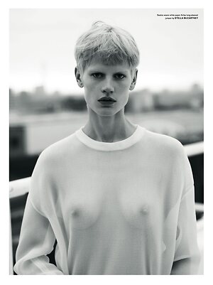 Saskia De Brauw leaked photo #9