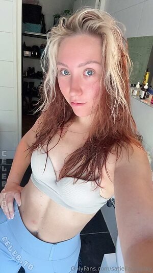 Satiella leaked photo #170