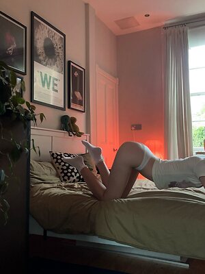 Savannah Brown leaked photo #3