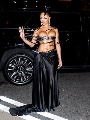 Saweetie leaked photo #8