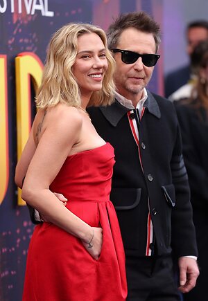 Scarlett Johansson leaked photo #21