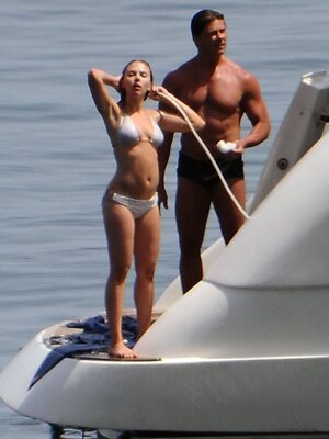 Scarlett Johansson leaked photo #99