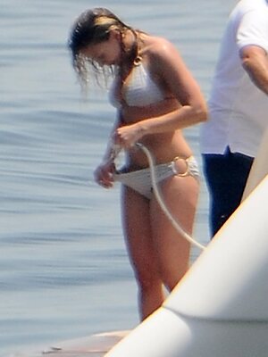 Scarlett Johansson leaked photo #113