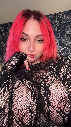 Scarletxroseee leaked photo #11