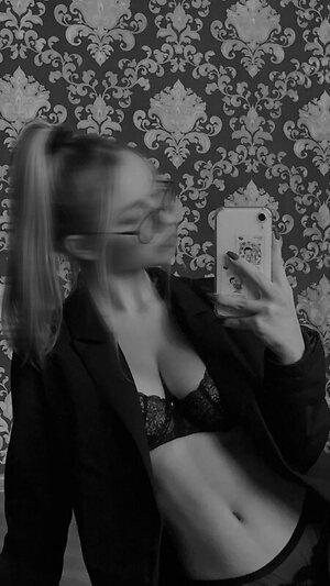scribbllllee Nude Leaked Photo #32