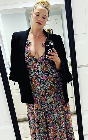 S.E. leaked photo #2