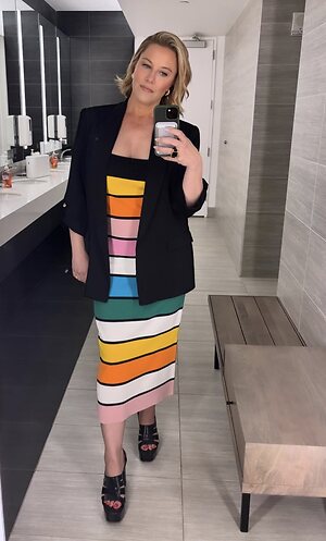 S.E. leaked photo #17