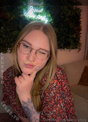 Secret.maya.spielt photo