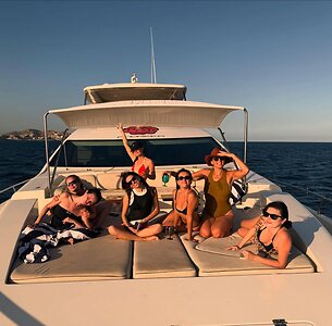 Selena Gomez in bikini Nude Leaked Photo #3
